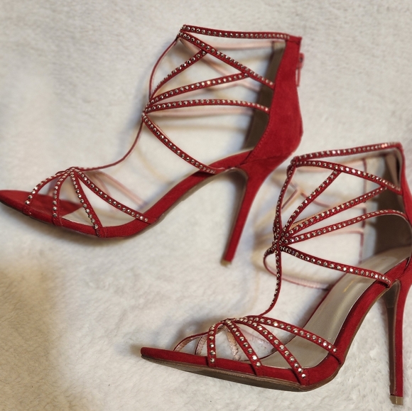 Shoes - Picture 2 of 4